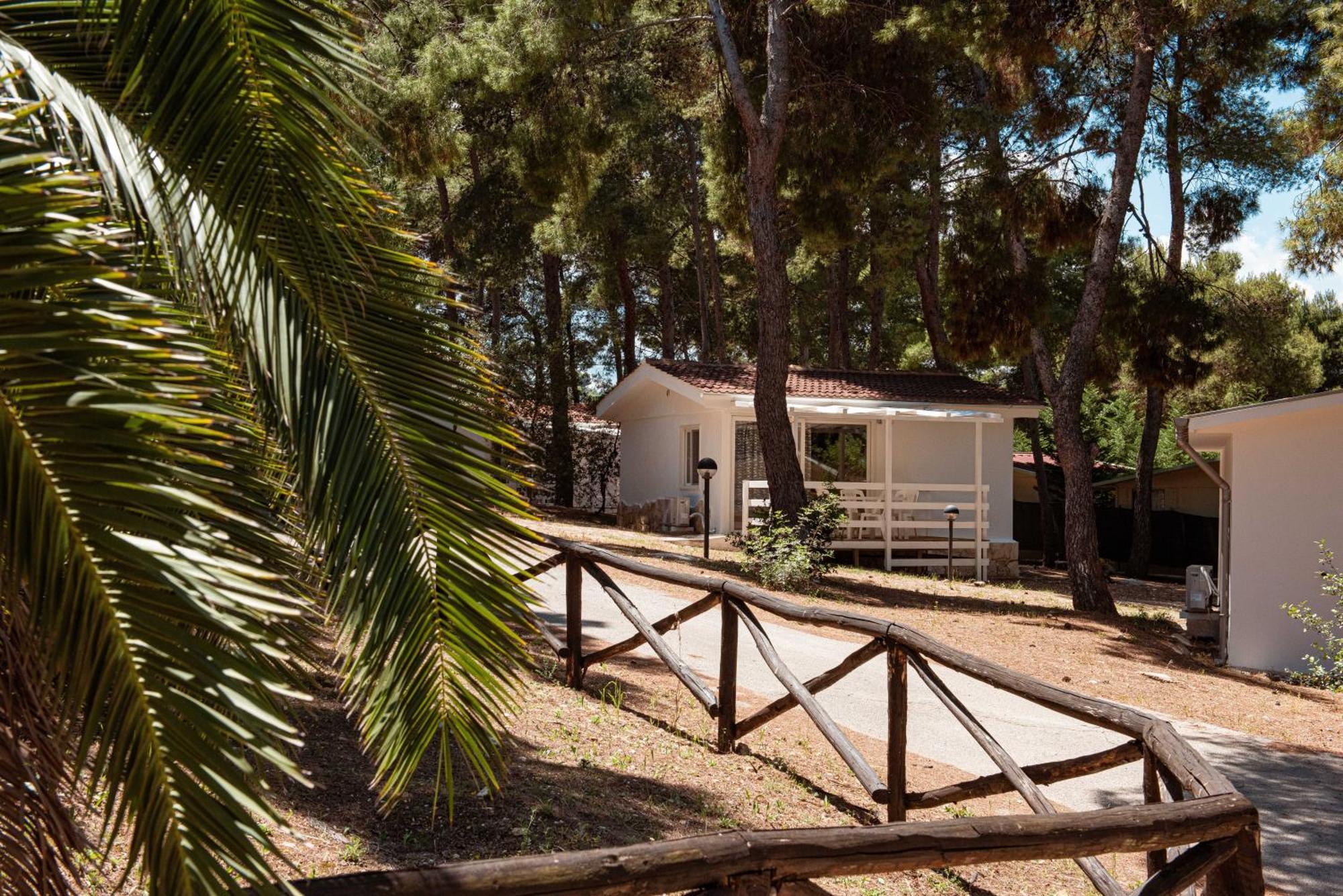 Villaggio Camping Punta Lunga 비에스테 외부 사진